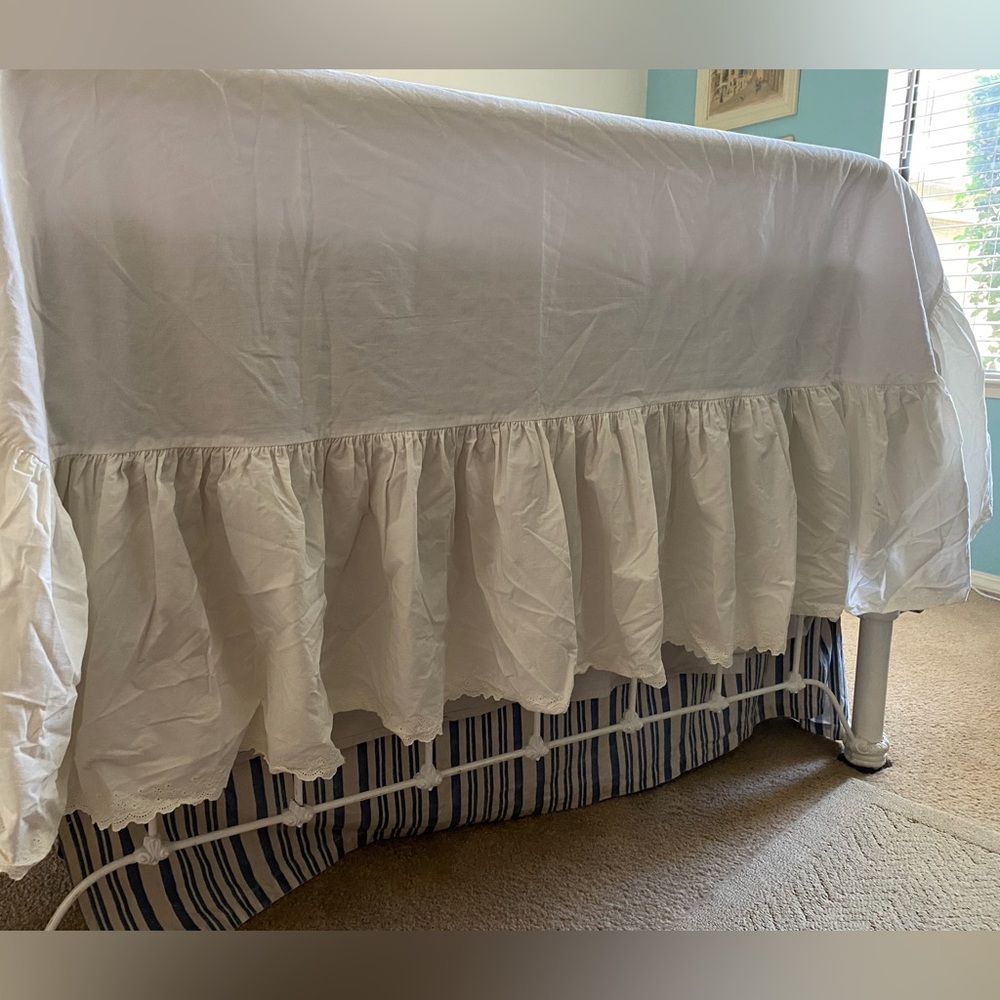 Vintage Ralph Lauren Queen Bedskirt.